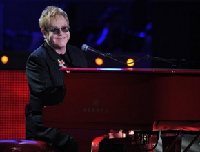 <i>Cansei</i>: Elton John não quer competir com Lady Gaga
