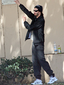 <i>Boxe</i>: Keanu Reeves pratica exercícios na rua