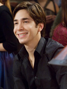 Susto: Justin Long sofre acidente de carro
