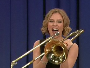 Música: Scarlett Johansson se arrisca no trombone