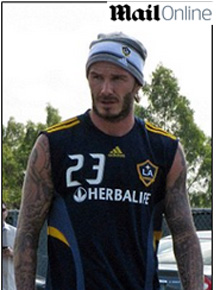 Touca: David Beckham circula com uniforme