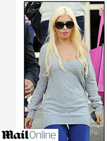 <i>Relax</i>: Christina Aguilera parece com <i>look</i> largado