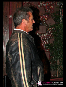 Boate: Mel Gibson vai ao aniversário do filho