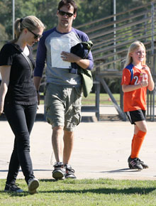 <i>True</i>: Anna Paquin passeia com enteada