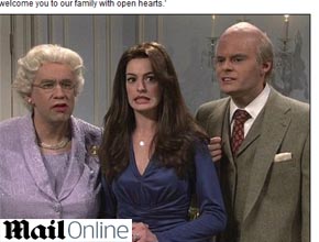 TV: Anne Hathaway faz paródia com Kate Middleton