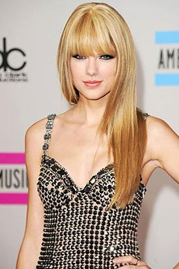 Franja: Taylor Swift usa <i>look</i> diferente