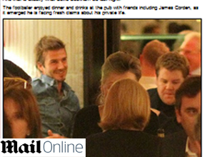 Por aí: David Beckham janta com amigos