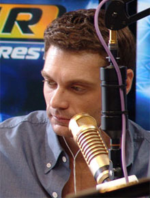 Rádio: Ryan Seacrest assina contrato milionário