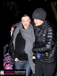 Noite: Orlando Bloom e Miranda Kerr curtem <i>show</i>