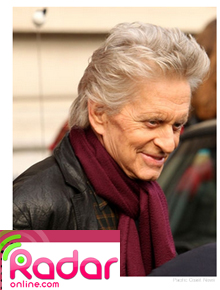 Por aí: Michael Douglas passeia em Nova York