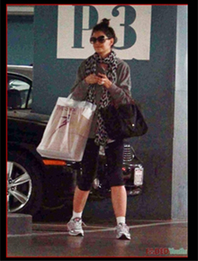 Cartão de crédito: Katie Holmes faz compras