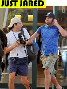 Corre!: Gerard Butler persegue fotógrafo