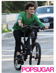 <i>Bike</i>: Orlando Bloom pedala em Santa Monica