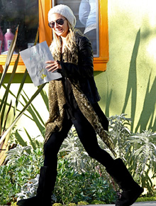 Depois do casório: Nicole Richie faz primeira aparição