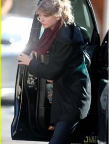 21 anos: Taylor Swift comemora sem Jake Gyllenhaal