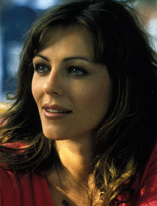 Cansada: Elizabeth Hurley desabafa no <i>Twitter</i>