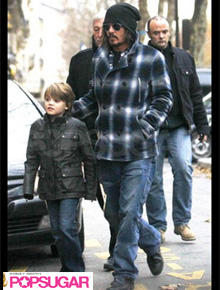 Paizão: Johnny Depp passeia com o filho