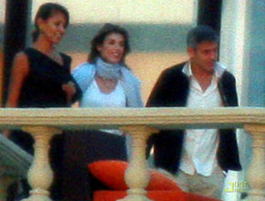 México: George Clooney janta com os pais de Elisabeta