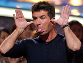 Férias: Simon Cowell vai ao <i>karaokê</i>