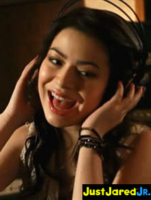 <i>Dancing Crazy</i>: Miranda Cosgrove grava música