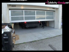 <i>Xiii...</i>: Lindsay Lohan danifica carro novinho