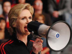 <i>Glee</i>: Sue Sylvester vai cantar com grupo