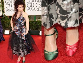 Como?: Helena Bonham Carter usa sapatos diferentes