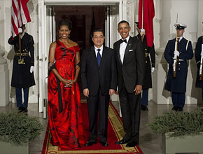 Jantar: Michelle Obama usa <i>McQueen</i>