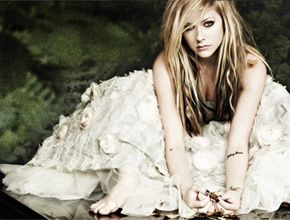 Viagens: Avril Lavigne começa turnê em maio