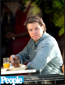 Torradas: Matt Damon come em filmagem