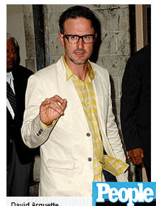 Recuperação: David Arquette deixa <i>rehab</i>