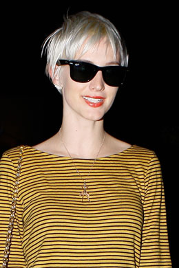 Platinado: Ashlee Simpson muda a cor dos fios