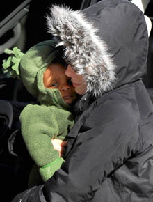 Brr: Sandra Bullock protege Louis do frio