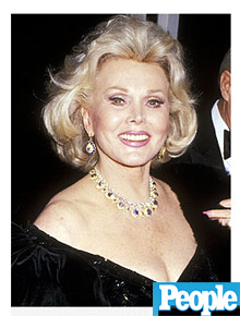 Emergência: Zsa Zsa Gabor é internada às pressas