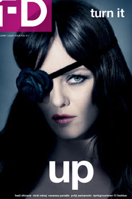 <i>i-D</i>: Vanessa Paradis usa tapa-olho