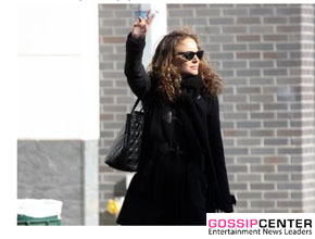 Táxi?: Natalie Portman passeia em Nova York