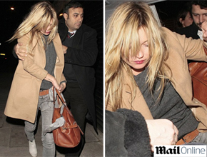 Noitada: Kate Moss aparece alterada