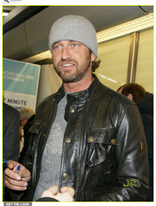 Bem humorado: Gerard Butler chega a Berlim