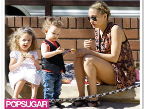 Sol: Nicole Richie leva os filhos ao parquinho