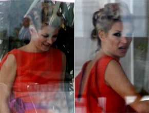 <I>À la</i> Dona Florinda: Kate Moss aparece com bobes