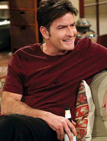 <i>Half Men</i>: Charlie Sheen diz nunca ter trabalhado bêbado