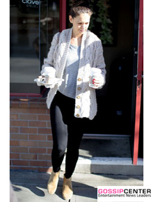 Canadá: Katie Holmes faz pausa para o café?
