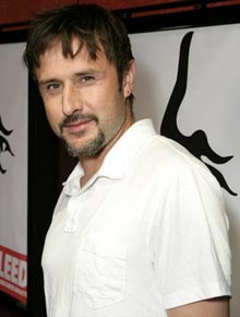 Cedo: David Arquette bebeu cerveja aos quatro anos