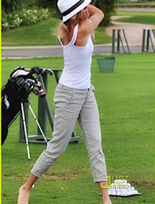 <i>Love</i>: Cameron Diaz joga golfe com o namorado
