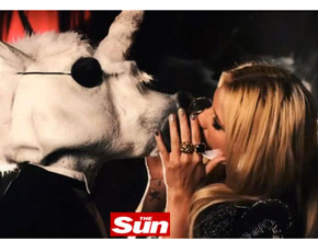 <i>Blow</i>: Ke$ha explica seu novo clipe