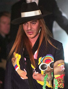 Audiência: John Galliano deve ser julgado
