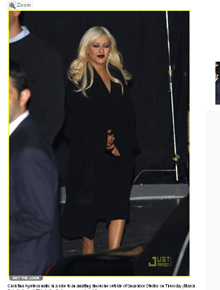 De robe: Christina Aguilera aparece após detenção