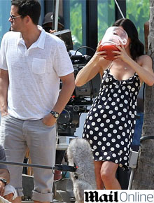 <i>Cougar</i>: Courteney Cox mata sede no Havaí