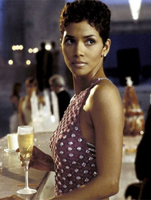 Nahla: - <i>Espero que ela se orgulhe</i>, diz Halle Berry