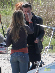 <I>Set</i>: Brad Pitt retoca a maquiagem